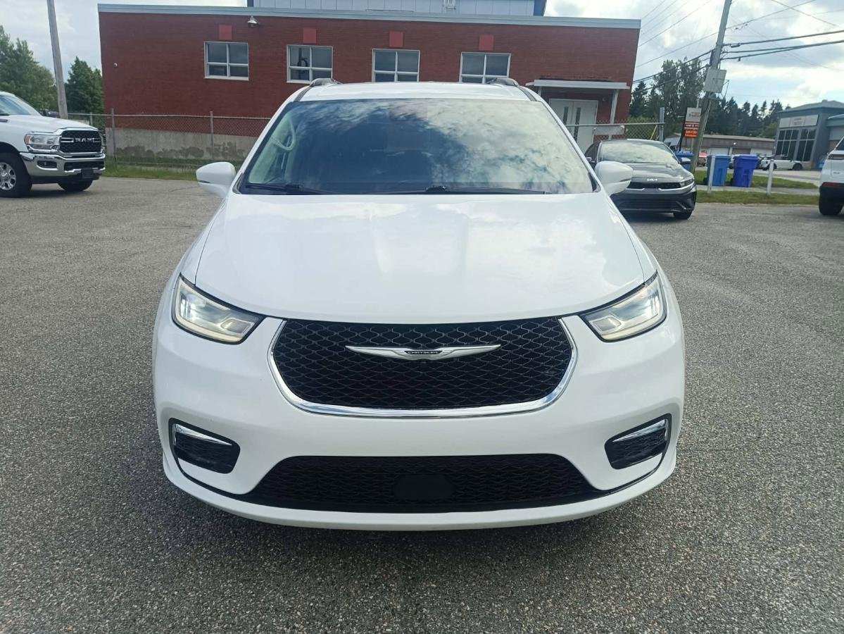 2022 Chrysler Pacifica White Lac Mégantic - photo #2