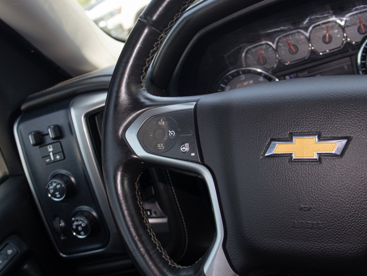 2014 Chevrolet Silverado 1500 4WD Crew Cab Short Box LTZ w/2LZ Blue Sherwood Park - photo #24