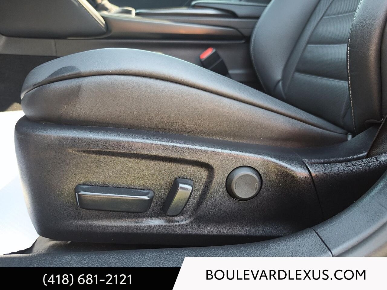 Lexus IS 19860A 2025 Gris Québec - photo #9