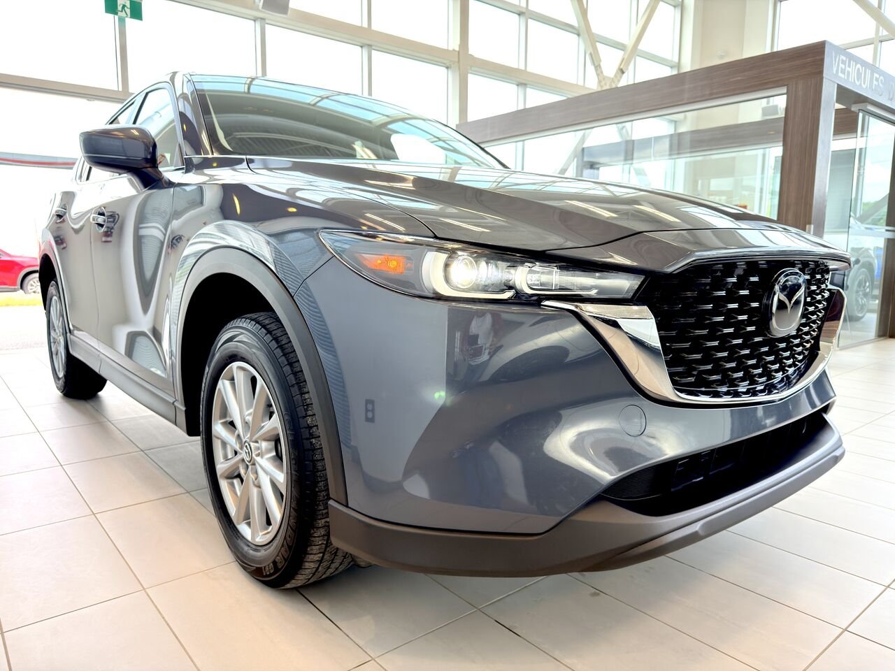 Mazda CX-5 2023 Gris Notre-Dame-des-Prairies - photo #6
