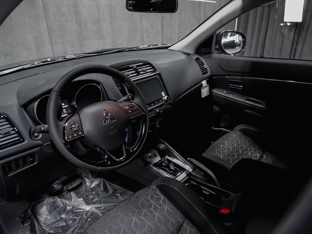 2026 Mitsubishi RVR SE Black Montreal - photo #9