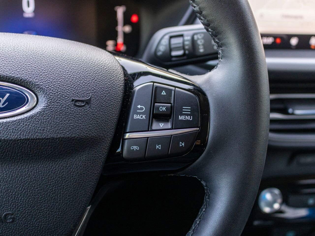 2023 Ford Escape VHR TA White Châteauguay - photo #13