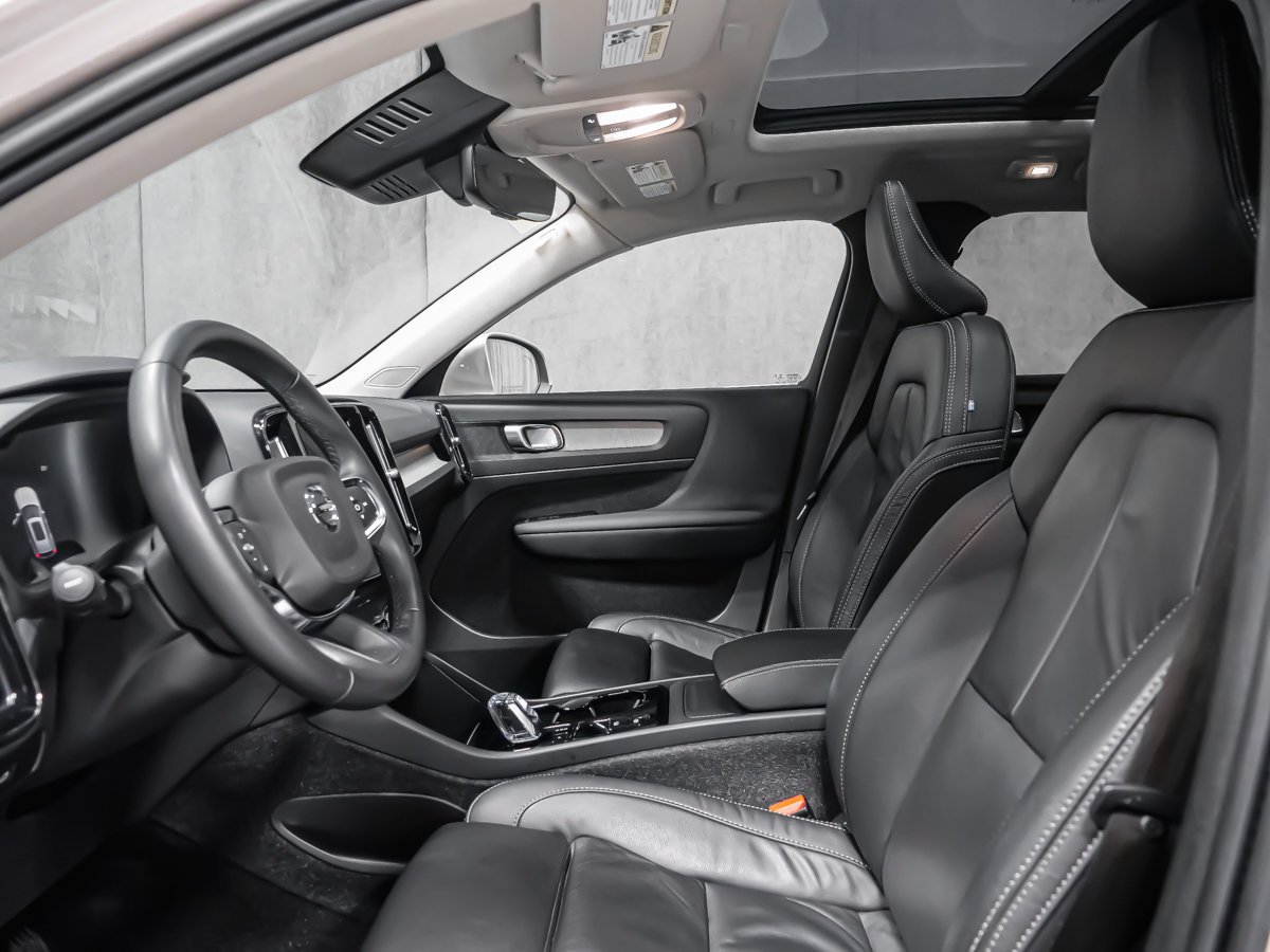 2023 Volvo XC40 B5 PLUS BRIGHT CLIMATE Purple Montreal - photo #10