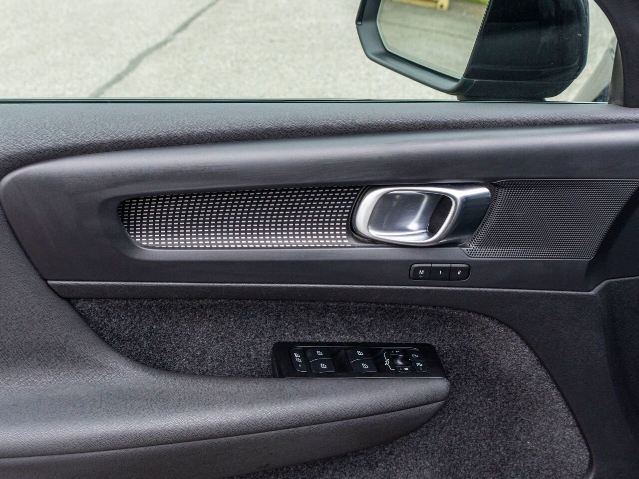 2022 Volvo Recharge XC40 tout électrique P8 Plus TIe Black Châteauguay - photo #27