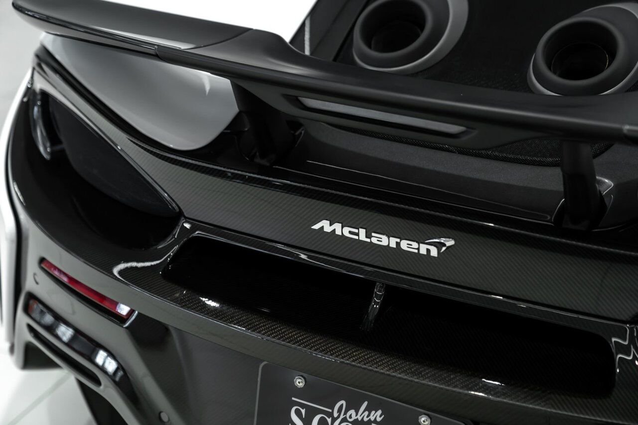 2019 McLaren 600LT *NO LUXURY TAX* White Kirkland - photo #11