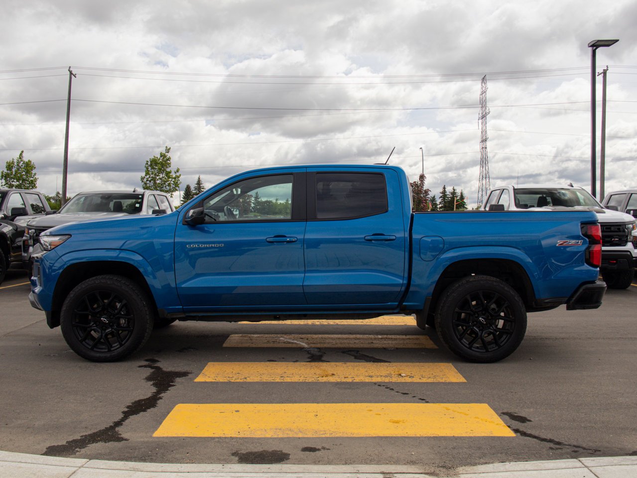 2024 Chevrolet Colorado 4WD Crew Cab Z71 Blue Sherwood Park - photo #6