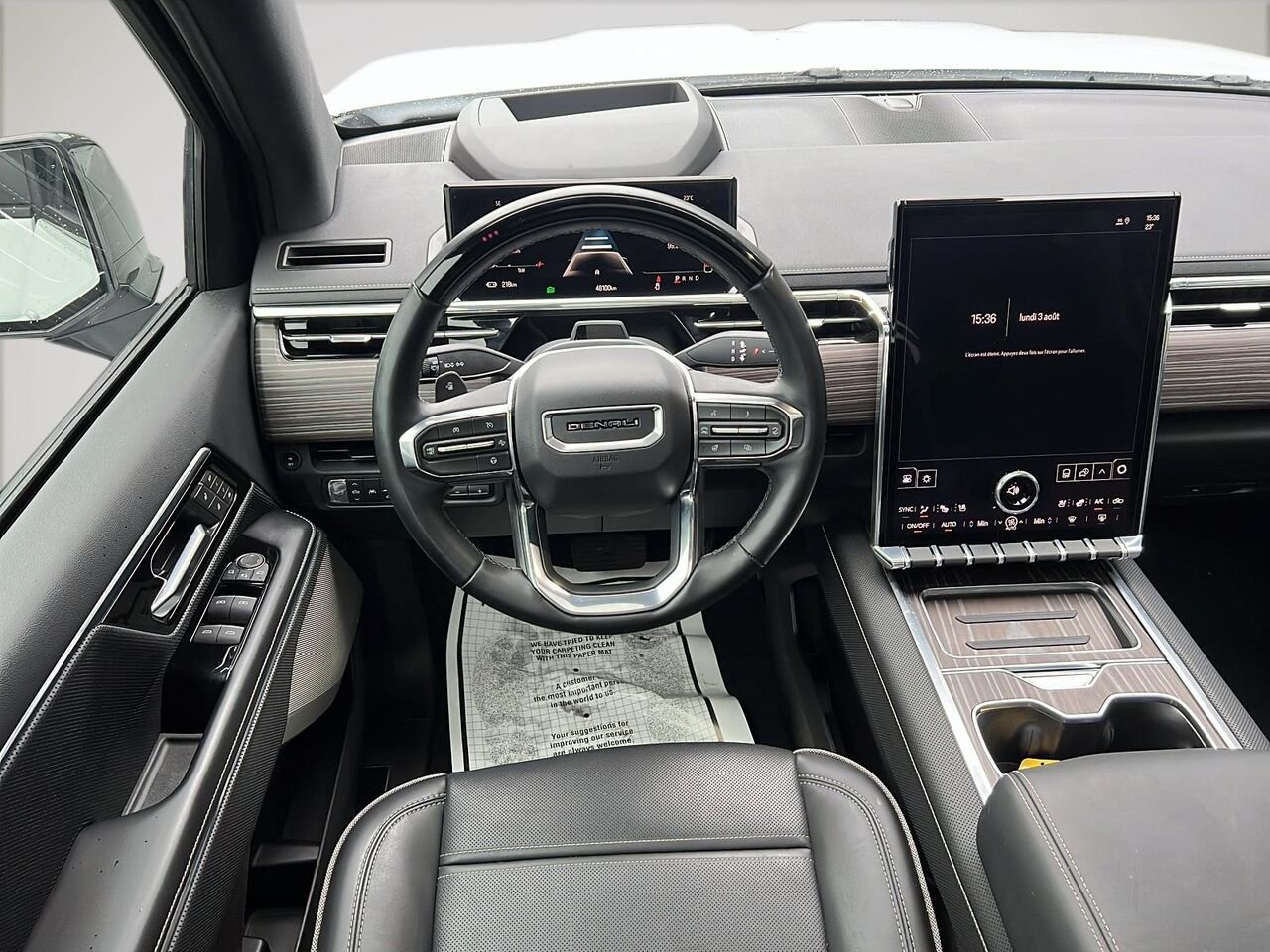 2025 GMC Sierra EV DENALI White Québec - photo #13