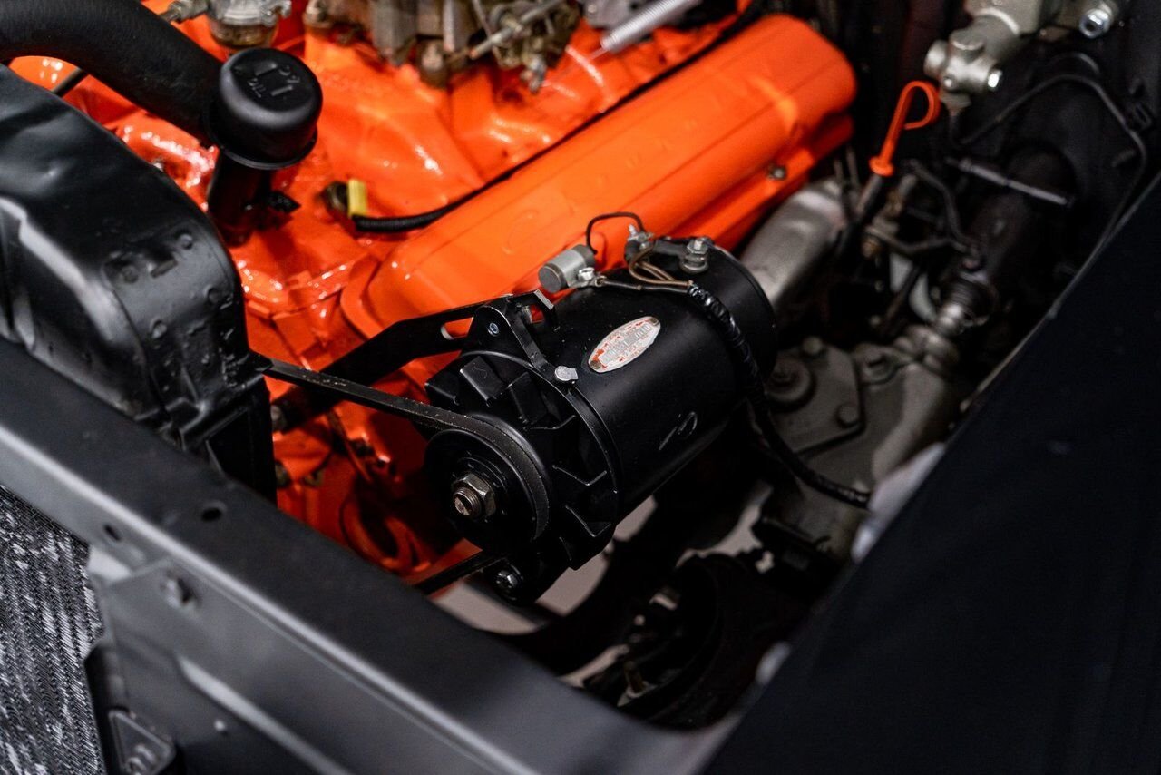 Chevrolet Bel Air Beautifully presented. Restored in desirable color combo | PRIX EN USD 1957 Noir Montréal - photo #16