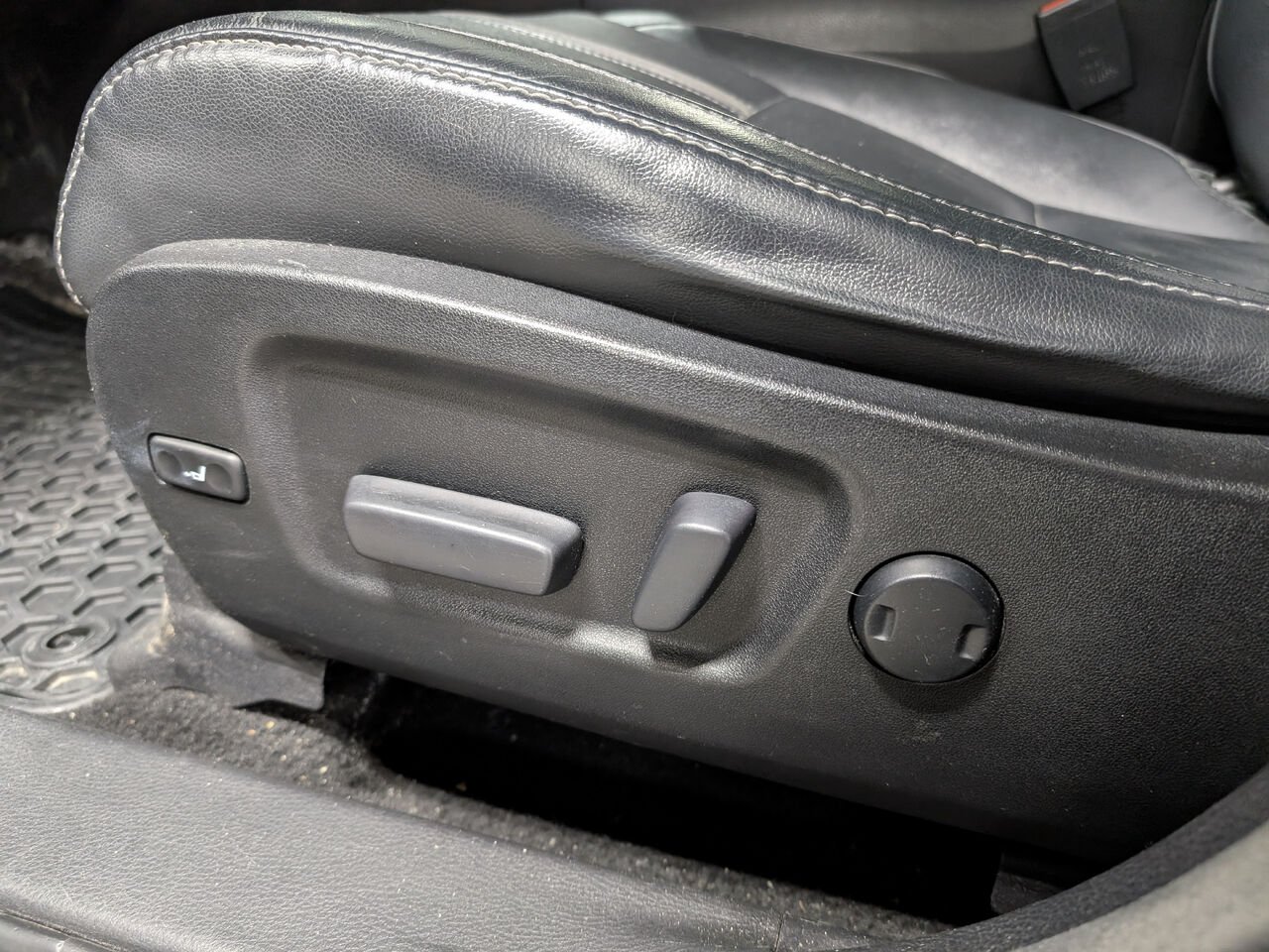 Toyota Highlander XLE/AWD/SIÈGES CHAUFFANTS/BLUETOOTH/AC BIZONE/TOIT OUVRANT 2018 Gris aurore mica Sherbrooke - photo #10