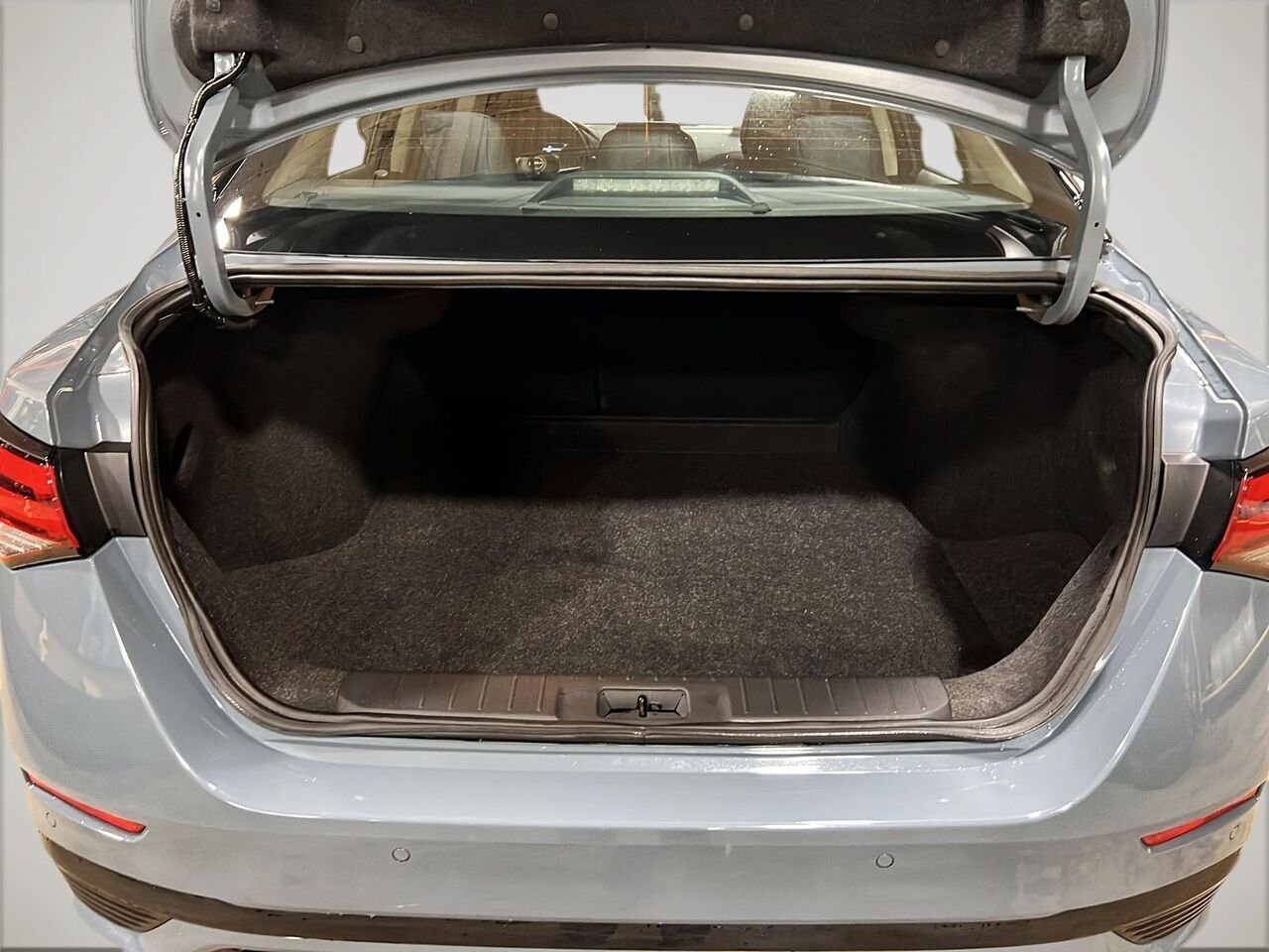 2024 Nissan Sentra SR Grey Québec - photo #5