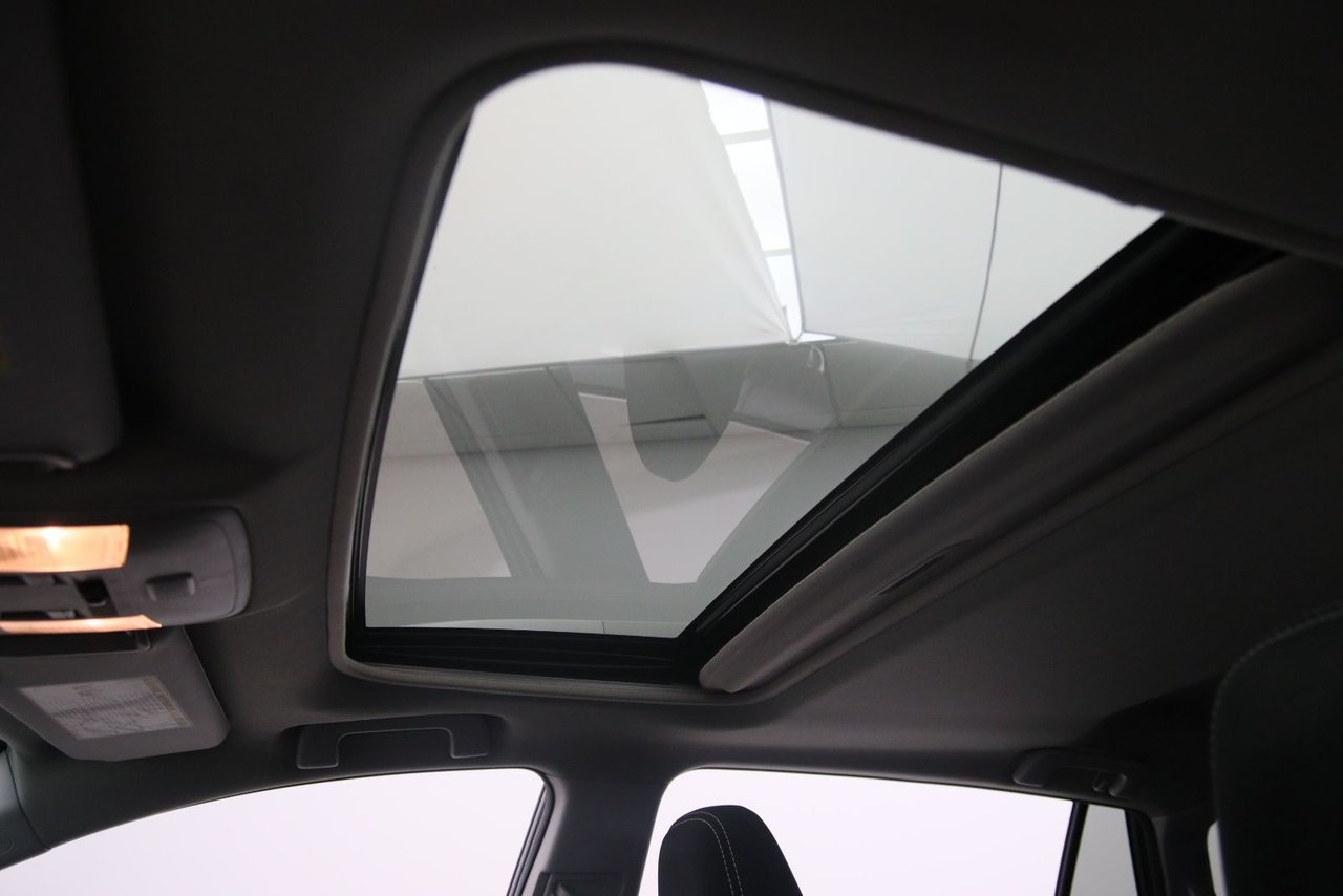 2018 Toyota RAV4 VIN 2T3RFREV9JW852844 Grey Baie-Comeau - photo #7