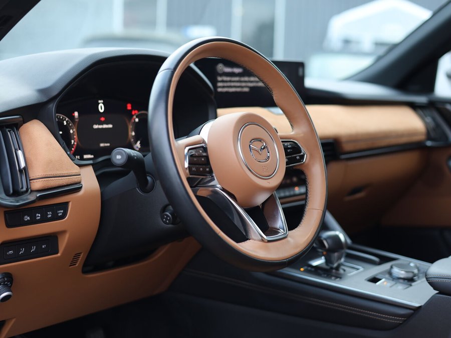 Mazda CX-70 hybride léger Signature, 5 passagers, Mode hybride, awd, Toit ouvrant pano, Sièges à fonction mémoire, Sièges 2025 Rouge