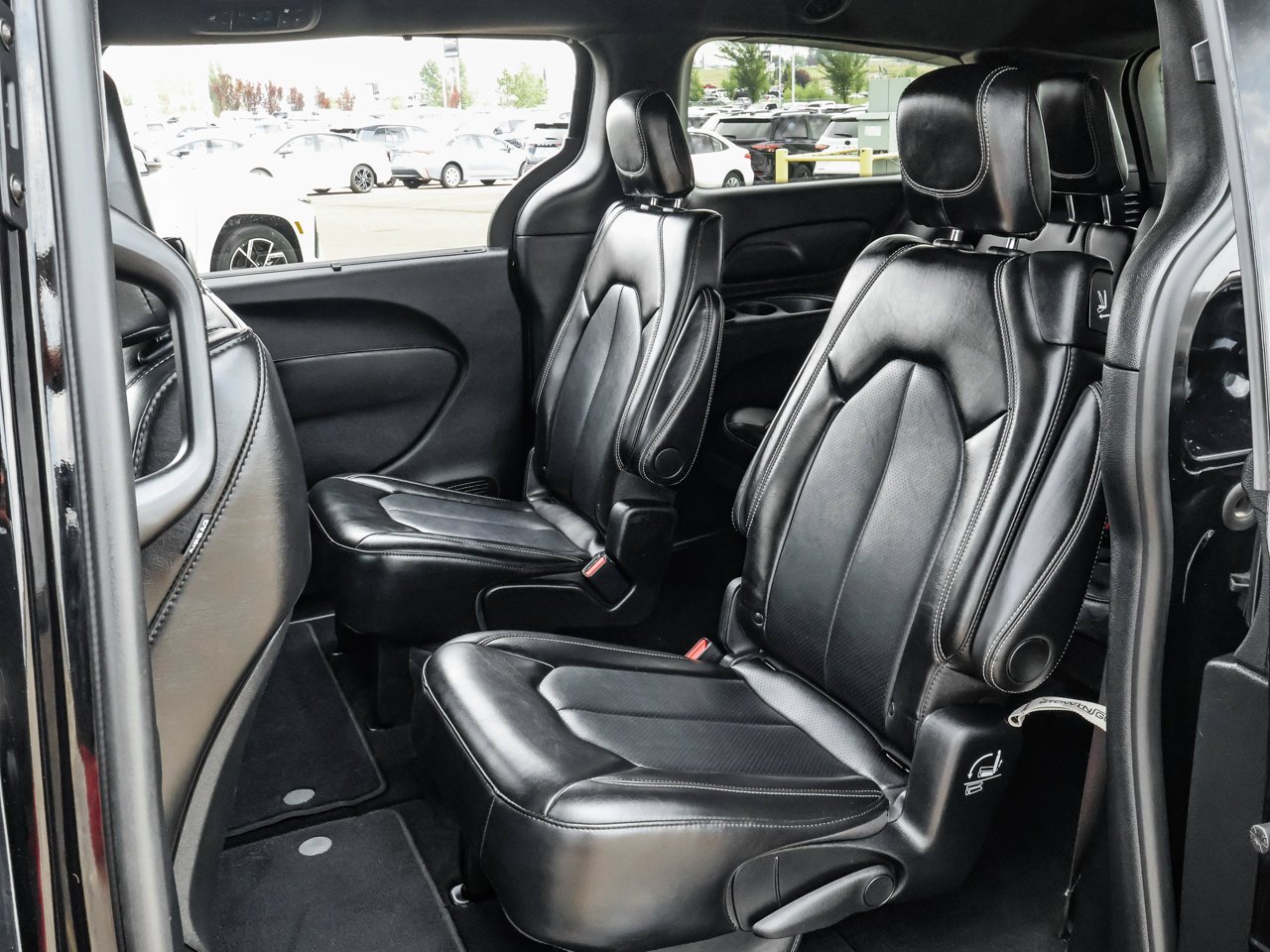 2025 Chrysler Grand Caravan SXT 2WD Black Sherwood Park - photo #15