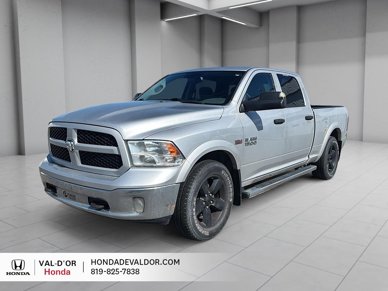 Ram 1500 Cabine multiplaces 4RM, 149 po Outdoorsman 2017 Argent Val-d'Or - photo #0