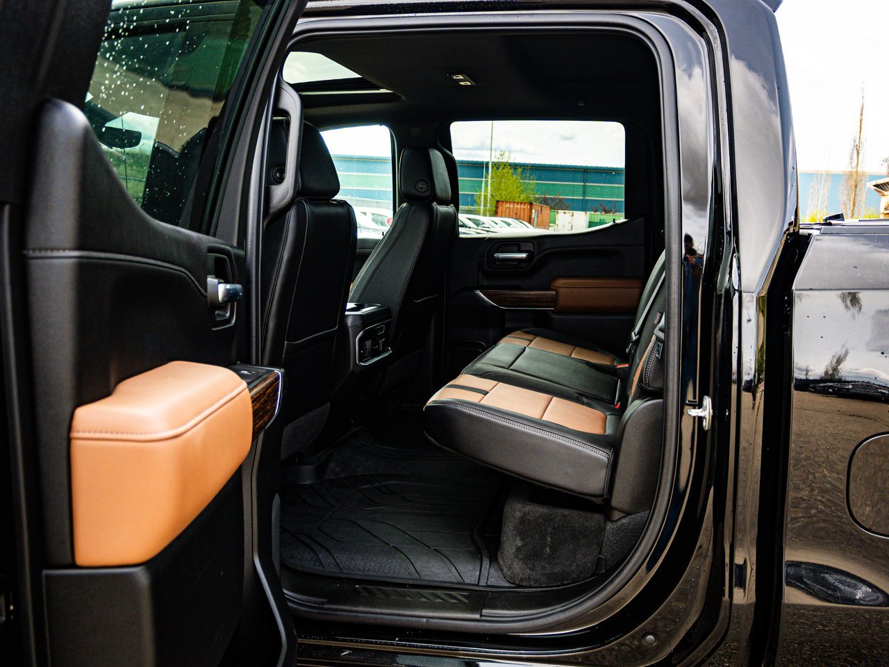 2021 Chevrolet Silverado 1500 4WD Crew Cab 147 High Country Black Sherwood Park - photo #32