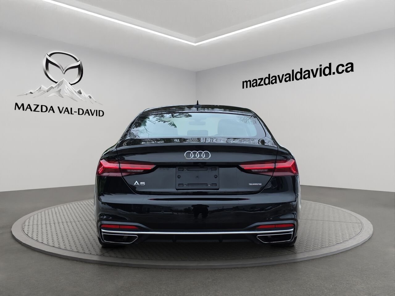 Audi A5 Sportback A5 45 2.0T Sportback Komfort Quattro, Jamais accidenté, Sièges à fonction mémoire, Volant 2023 Noir Val-David - photo #17