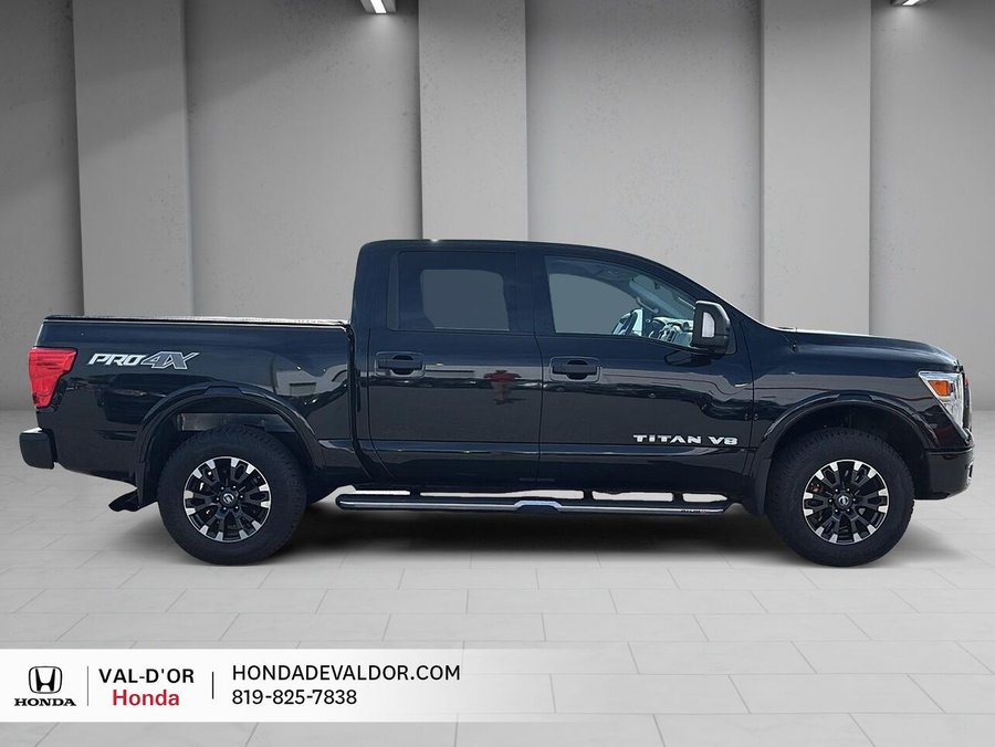 2019 Nissan Titan 2019 Black