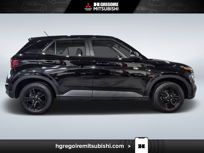 2023 Hyundai Venue Black Saint-Eustache - photo #10