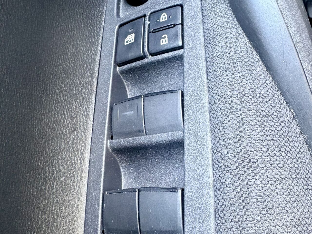 2024 Toyota COROLLA Blue Amos - photo #17