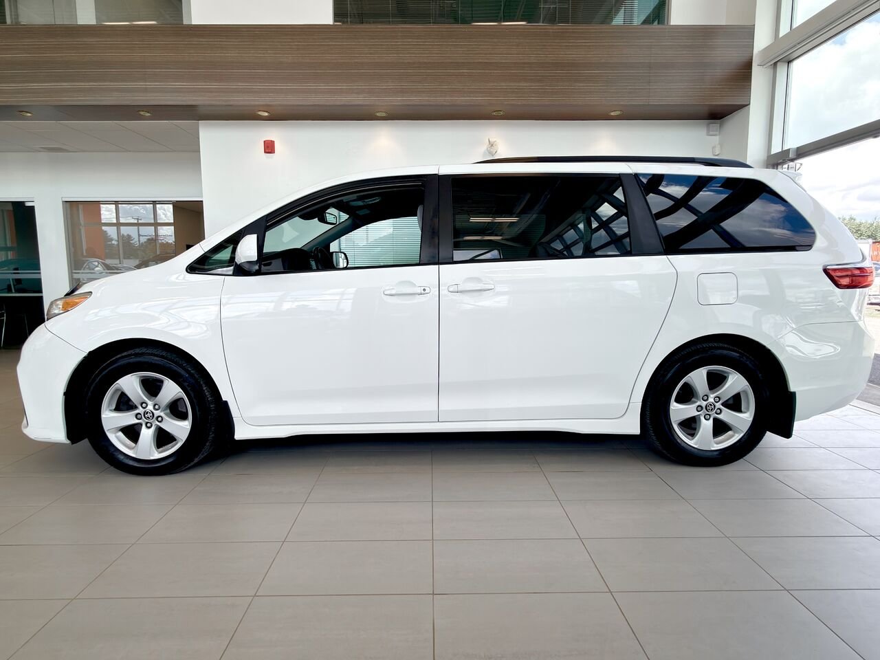 Toyota Sienna 2020 Blanc Notre-Dame-des-Prairies - photo #7