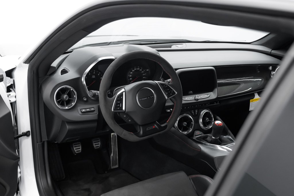 2018 Chevrolet Camaro 2dr Cpe ZL1 | 1LE PACKAGE White Kirkland - photo #17