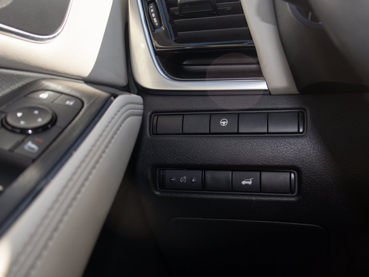 2021 Nissan Rogue AWD SV White Sherwood Park - photo #20