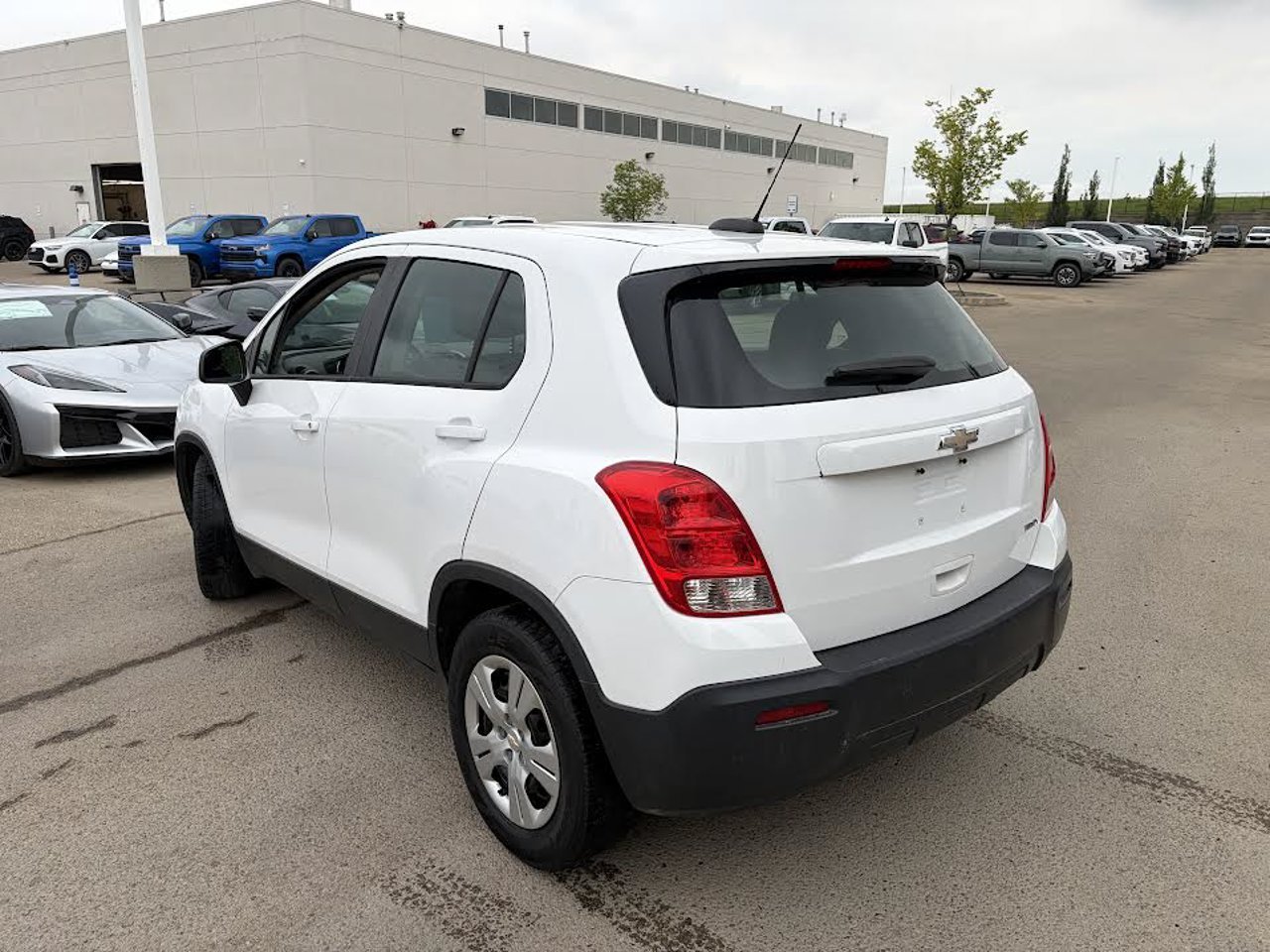 2015 Chevrolet Trax FWD 4dr LS White Sherwood Park - photo #4