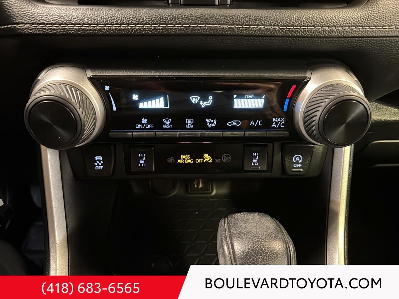Toyota RAV4 99412A-88 | LE, AWD 2024 Noir minuit métallisé Québec - photo #12
