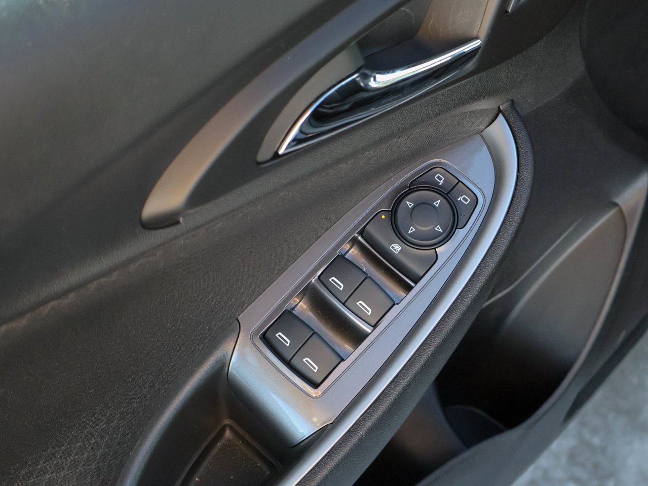 2024 Chevrolet Malibu 4dr Sdn LS Black Sherwood Park - photo #28