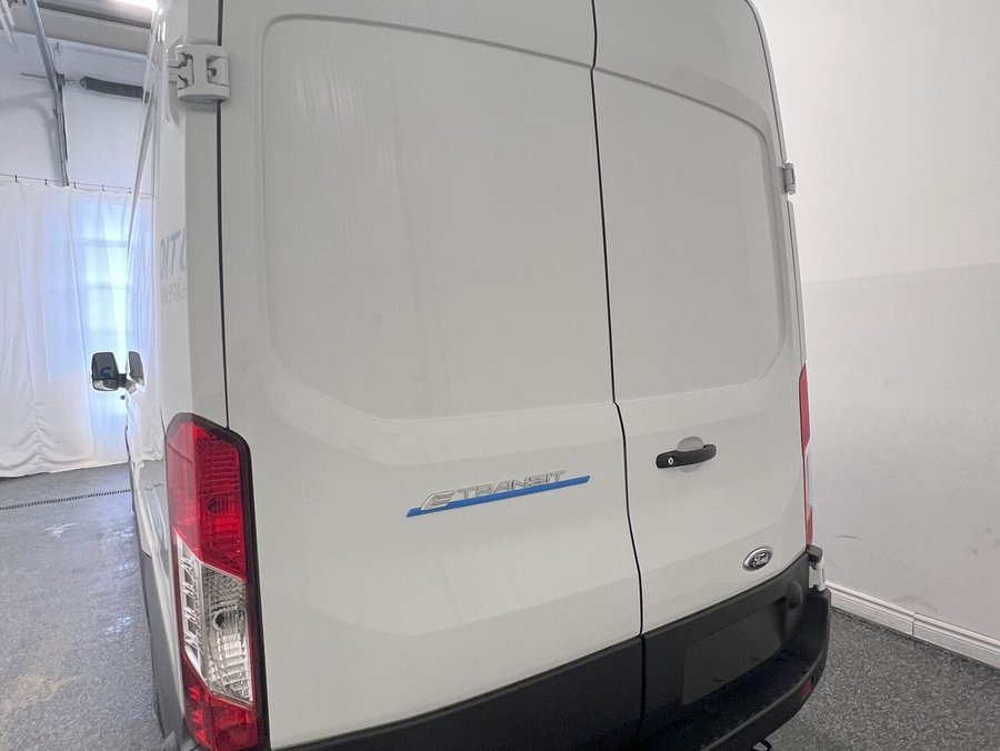 2024 Ford E-Transit Cargo Van E-TRANSIT FOURGONNETTE UTILITAIRE Oxford White