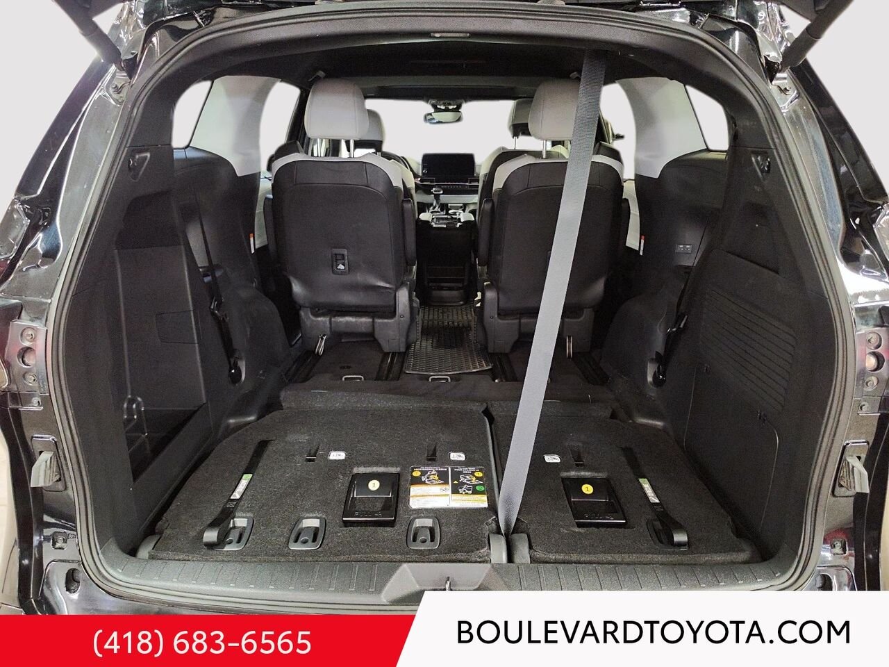 Toyota Sienna 99684A-77 | XSE, 7 places 2025 Noir Québec - photo #24