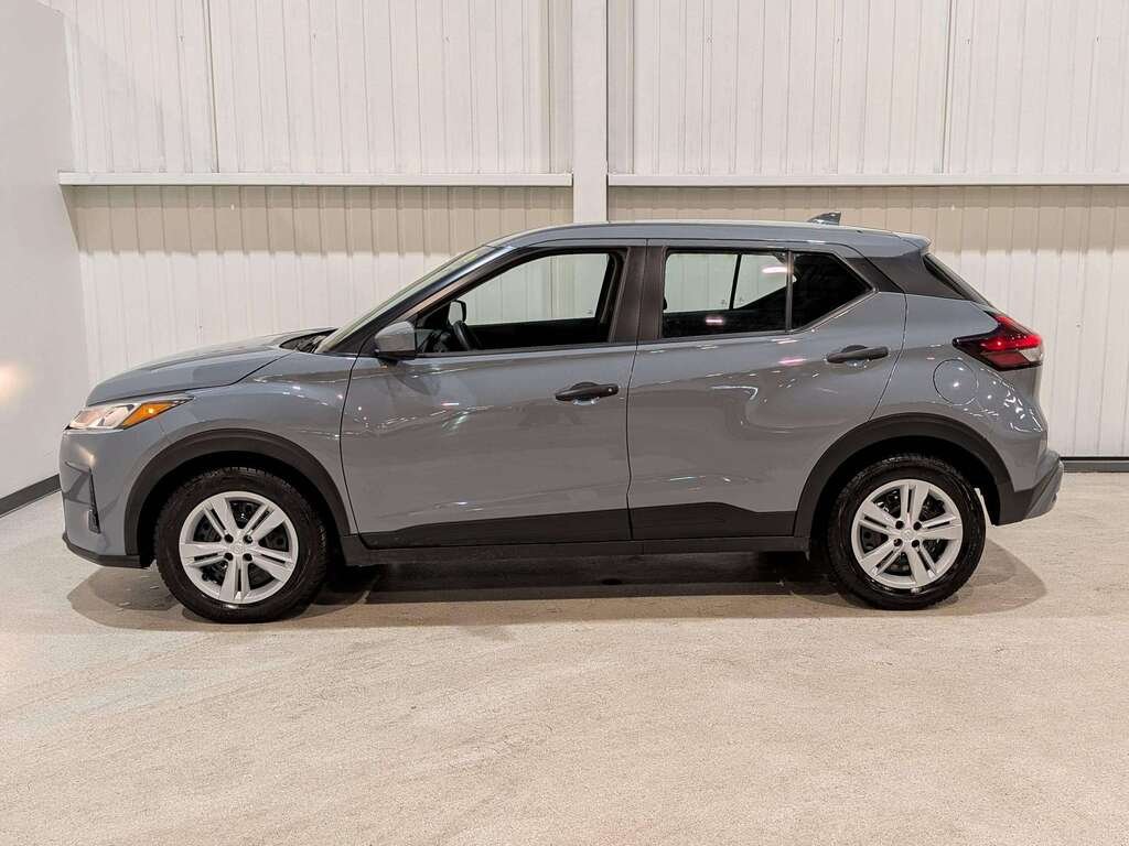 2024 Nissan Kicks S FWD Grey Val-David - photo #2