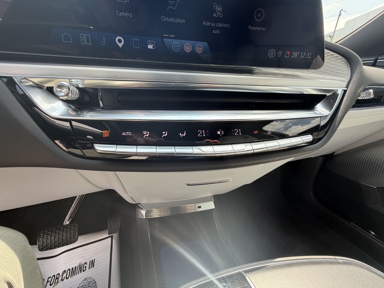 Cadillac LYRIQ LUXURY AWD FINANCEMENT À PARTIR DE 0.99% 2024 Argent Laval - photo #25