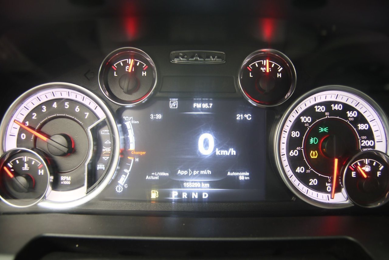 2020 Ram 1500 Classic VIN 3C6RR7KT4LG183911 Grey Chicoutimi - photo #11
