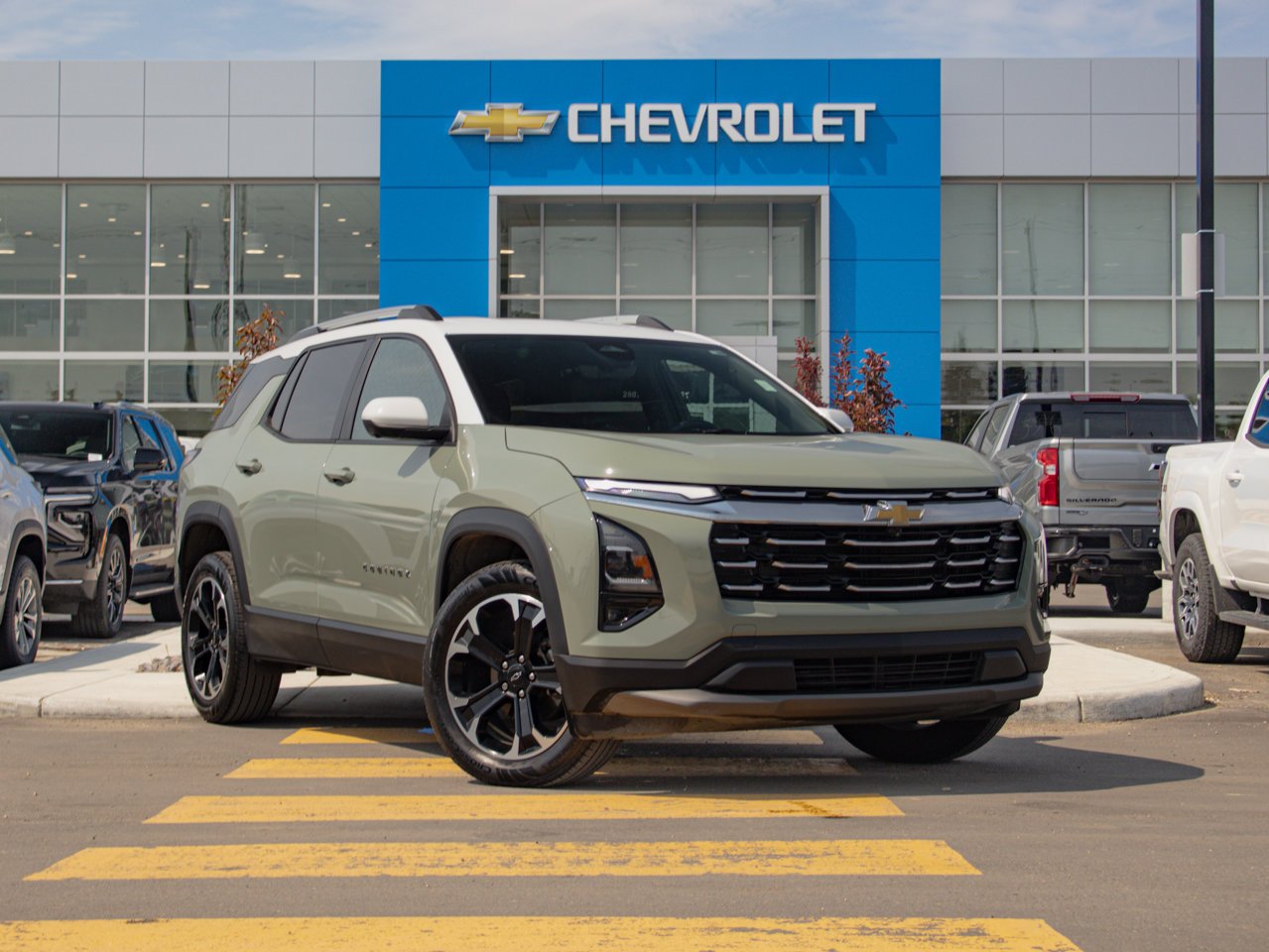 2025 Chevrolet Equinox AWD 4dr LT w/2LT Green Sherwood Park - photo #1