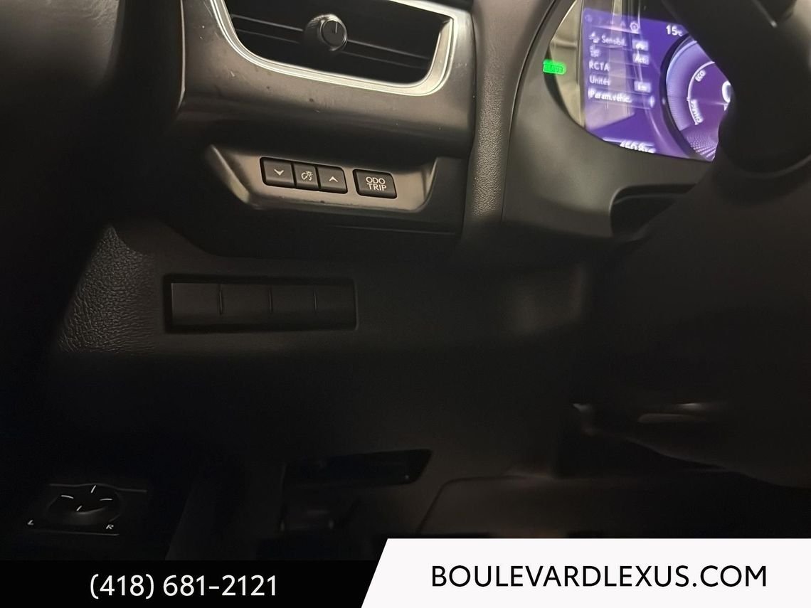 2020 Lexus UX Orange Quebec - photo #32