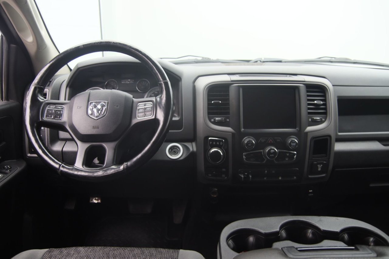 2020 Ram 1500 Classic VIN 3C6RR7KT4LG183911 Grey Chicoutimi - photo #9
