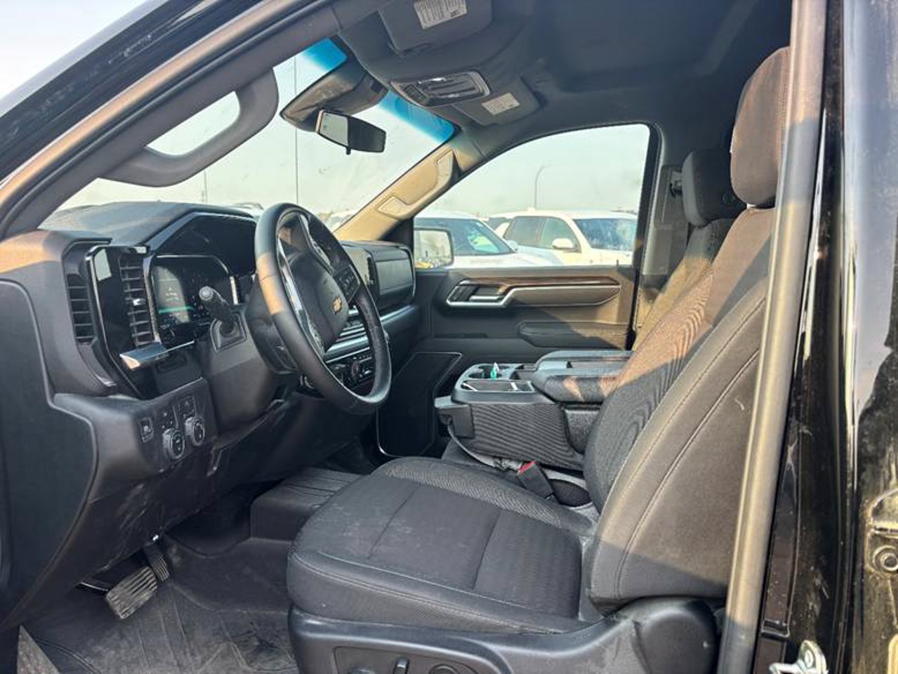 2026 Chevrolet Silverado 1500 4WD Crew Cab 147 LT Black Sherwood Park - photo #5
