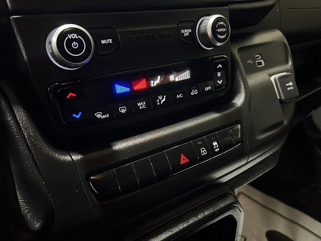 Ram ProMaster fourgonnette utilitaire 2023 Blanc Québec - photo #14