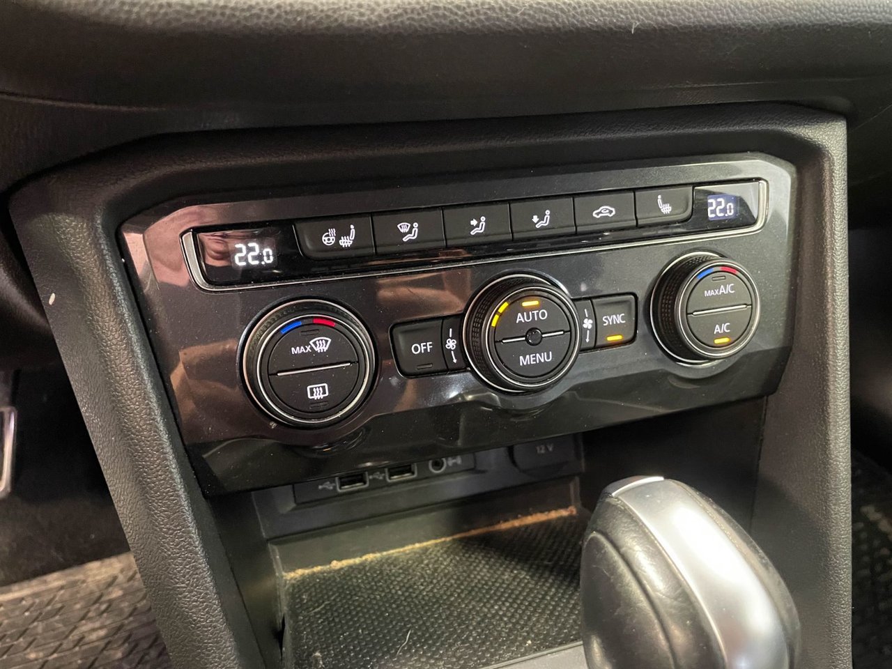 Volkswagen Tiguan HIGHLINE 4MOTION *TOIT* NAV CUIR SIÈGES CHAUFF 2018 Noir Saint-Jérôme - photo #13
