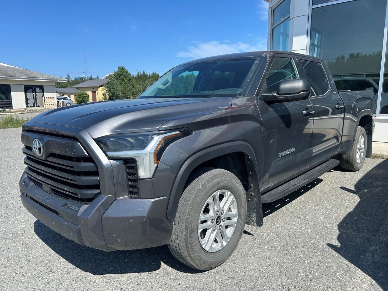 2023 Toyota Tundra SR5 CrewMax 4x4 caisse longue Grey Val-d'Or - photo #0