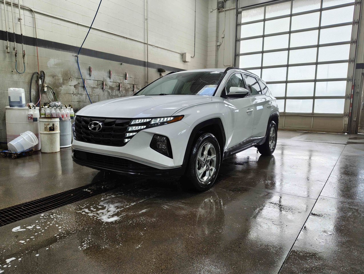 2023 Hyundai Tucson Preferred AWD White Sherwood Park - photo #3