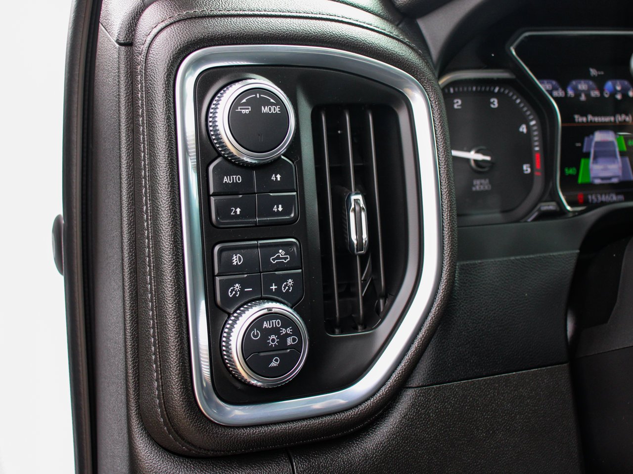 2023 GMC Sierra 2500HD 4WD Crew Cab 159 Denali White Sherwood Park - photo #17