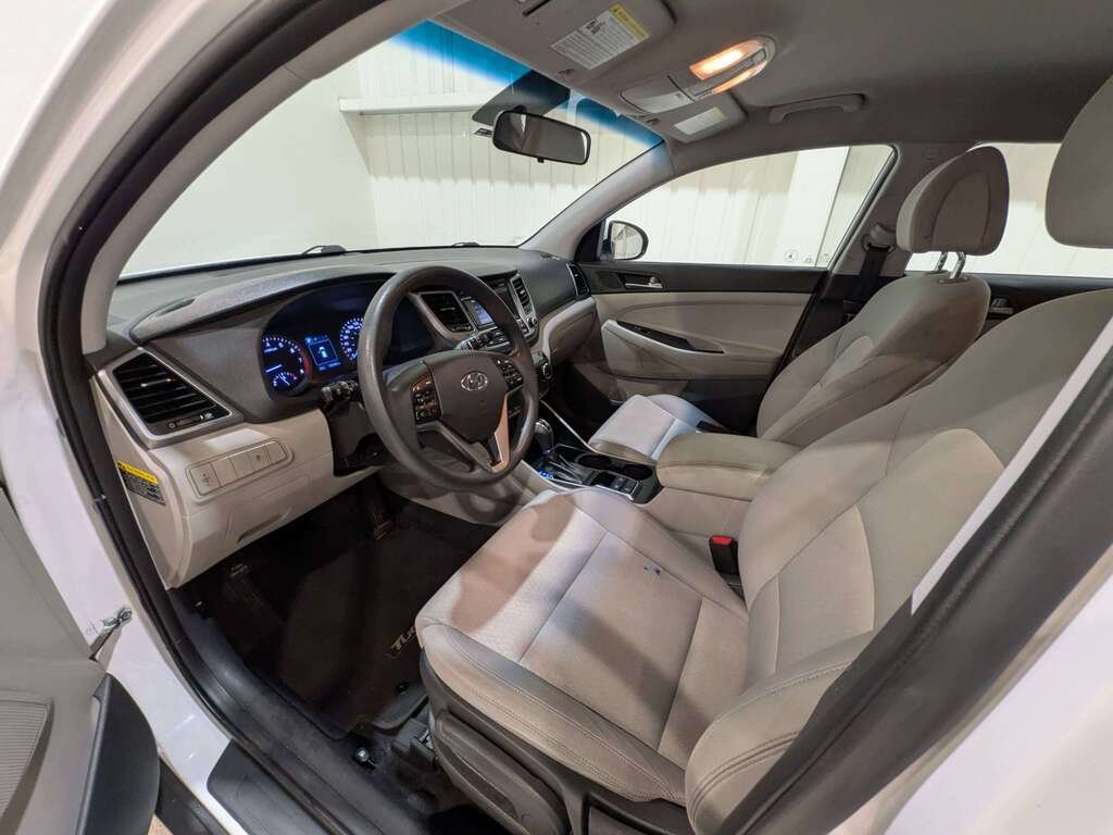Hyundai Tucson AWD 4dr 2.0L 2017 Blanc Val-David - photo #7