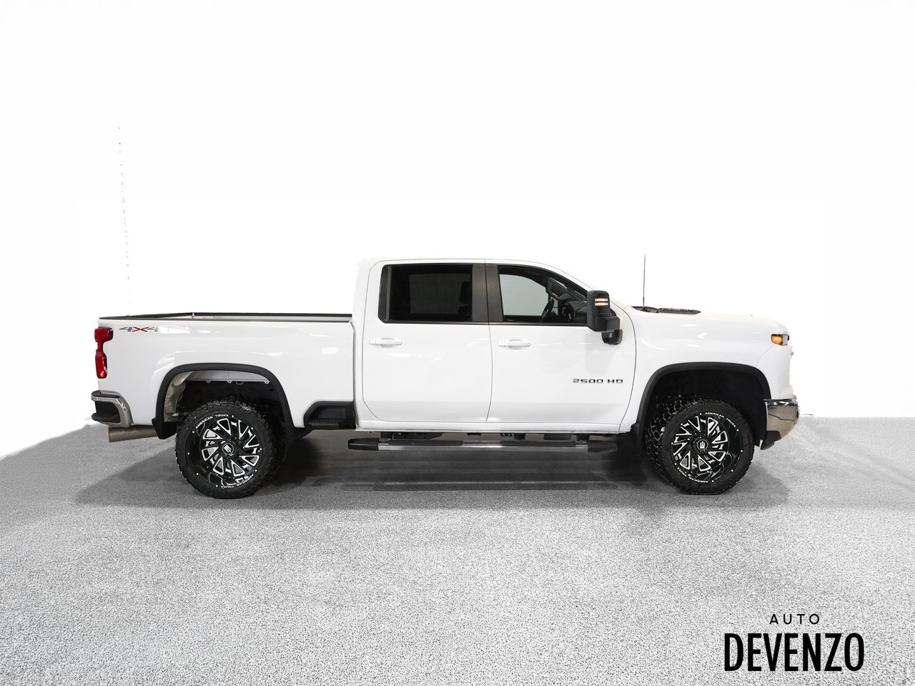 2025 Chevrolet Silverado 2500HD White Saint-Eustache - photo #2