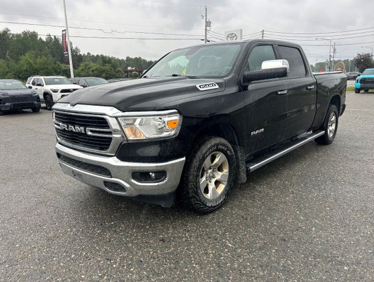 Ram 1500 Big Horn cabine d'équipe 4x4 caisse de 6 pi 4 po 2019 2019 Noir