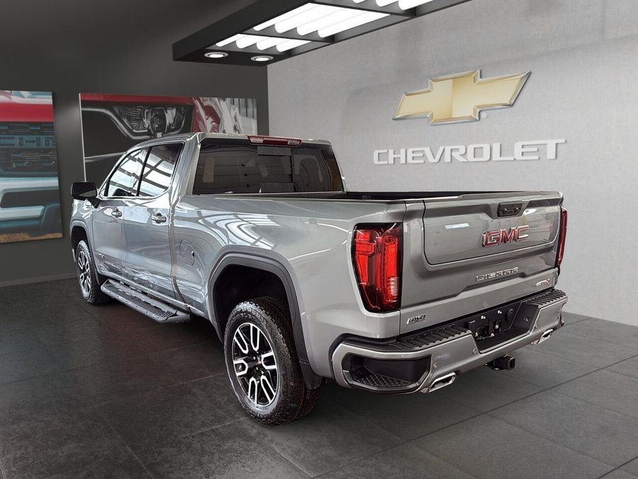 GMC Sierra 1500 AT4 cabine multiplace 4RM 157 po 2026 Argent métallisé