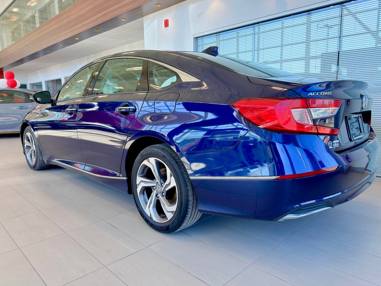 Honda Accord Sedan 2018 Bleu Notre-Dame-des-Prairies - photo #10