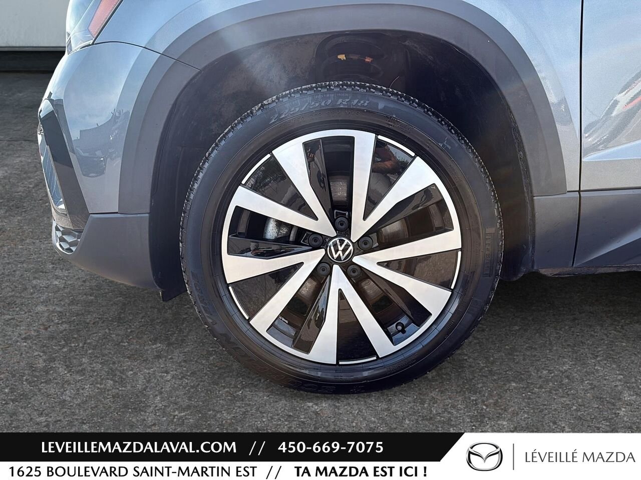 2023 Volkswagen Taos Comfortline 4MOTION Grey Laval - photo #15