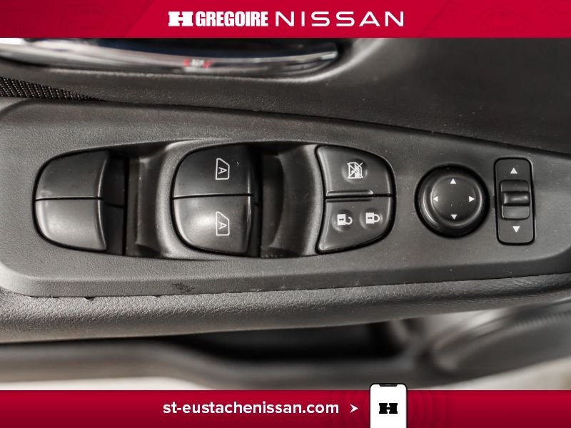 2024 Nissan Kicks White Laval - photo #24